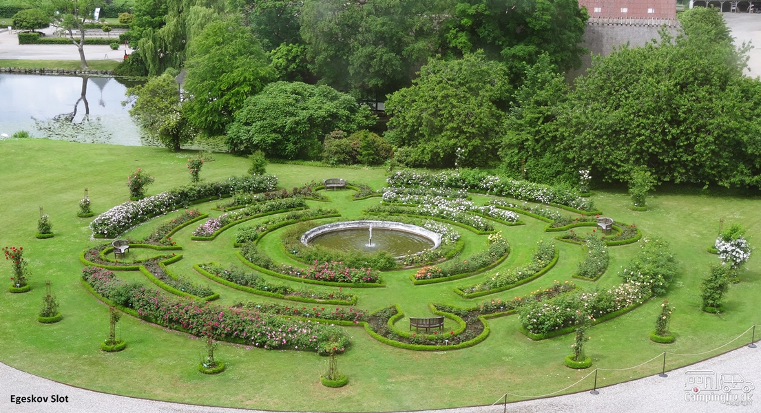 Egeskov-Castle-Rosegarden