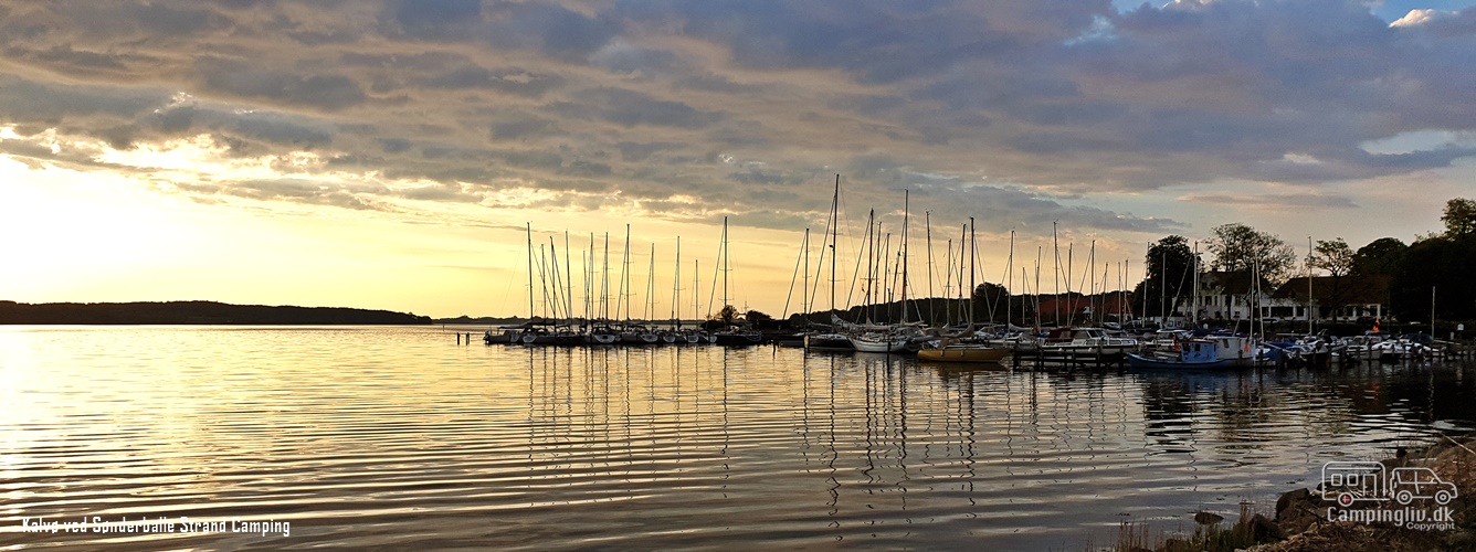 Sønderballe Strand Camping -
                                      Kalvø